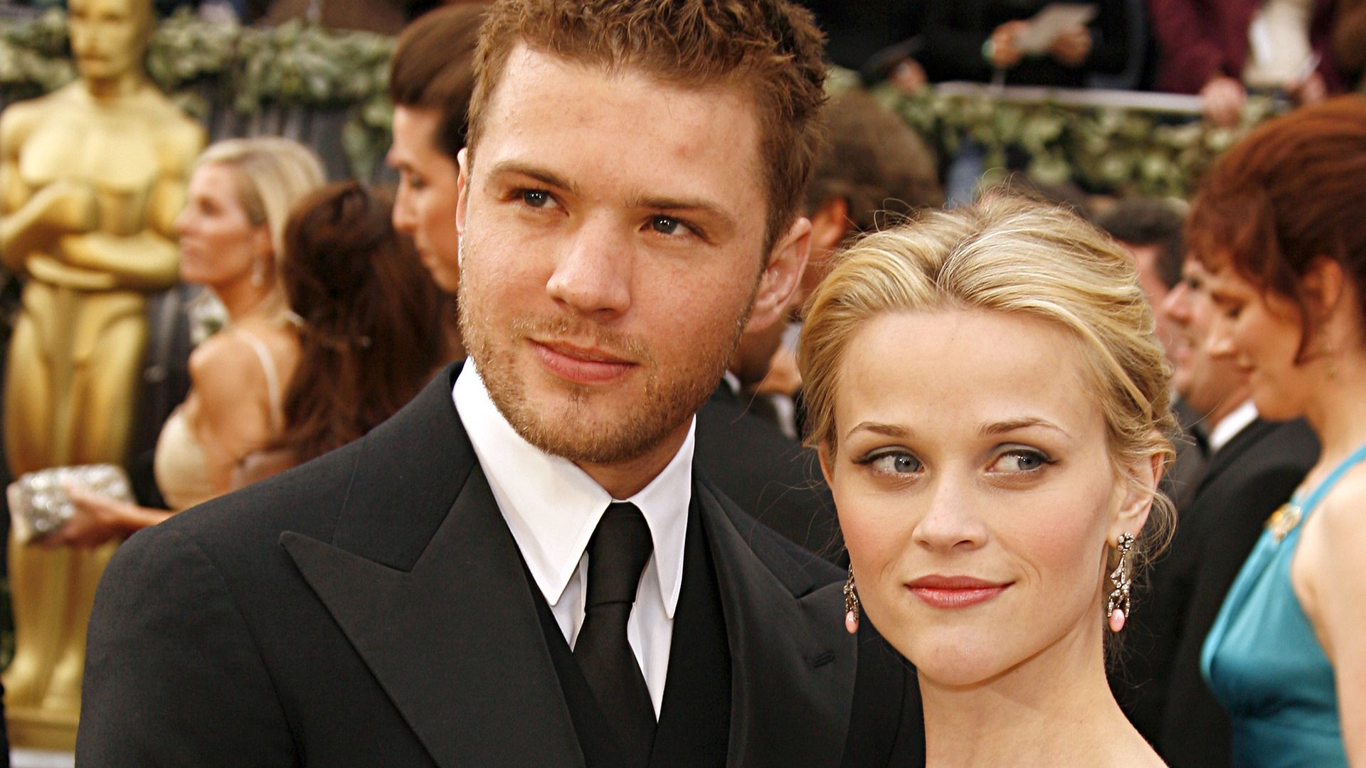 Ryan Phillippe and Reese Witherspoon at the Kodak Theatre in Hollywood, California 