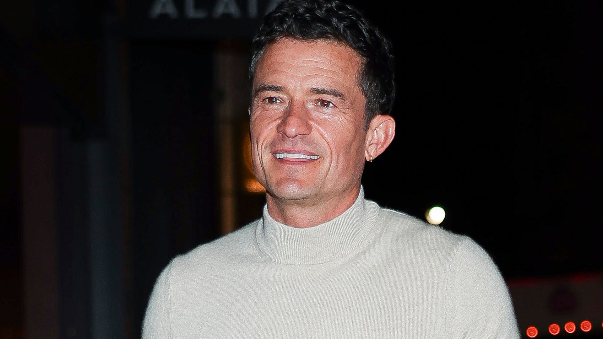 Orlando Bloom smiling