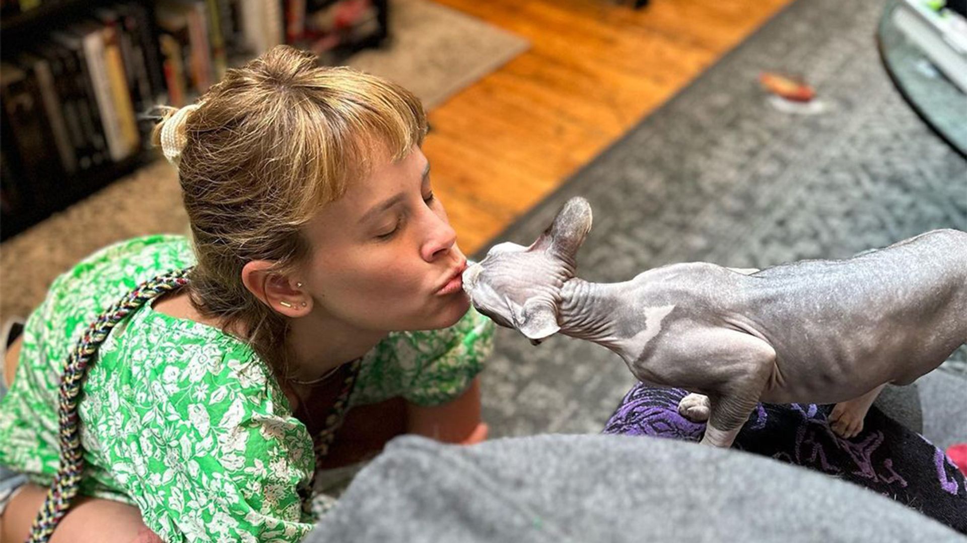 Sosie Bacon kisses her cat's nose in sweet photo