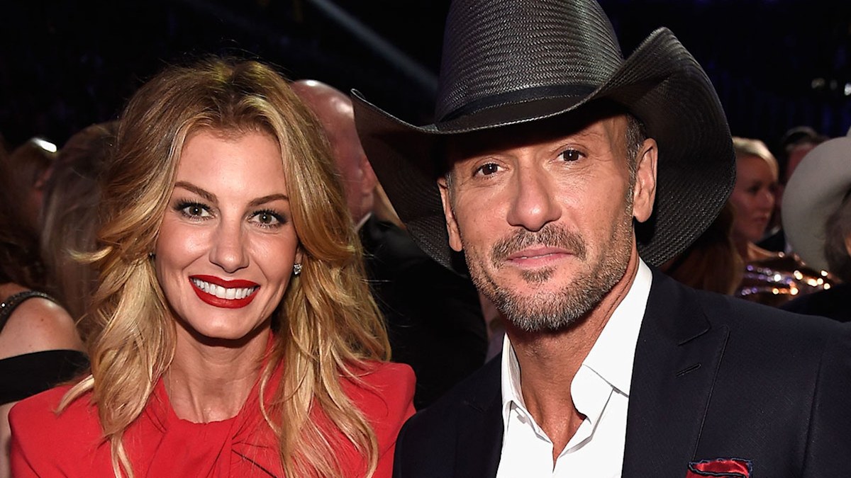 Tim McGraw, Faith Hill + Daughters Match Perfectly at ACM Honors