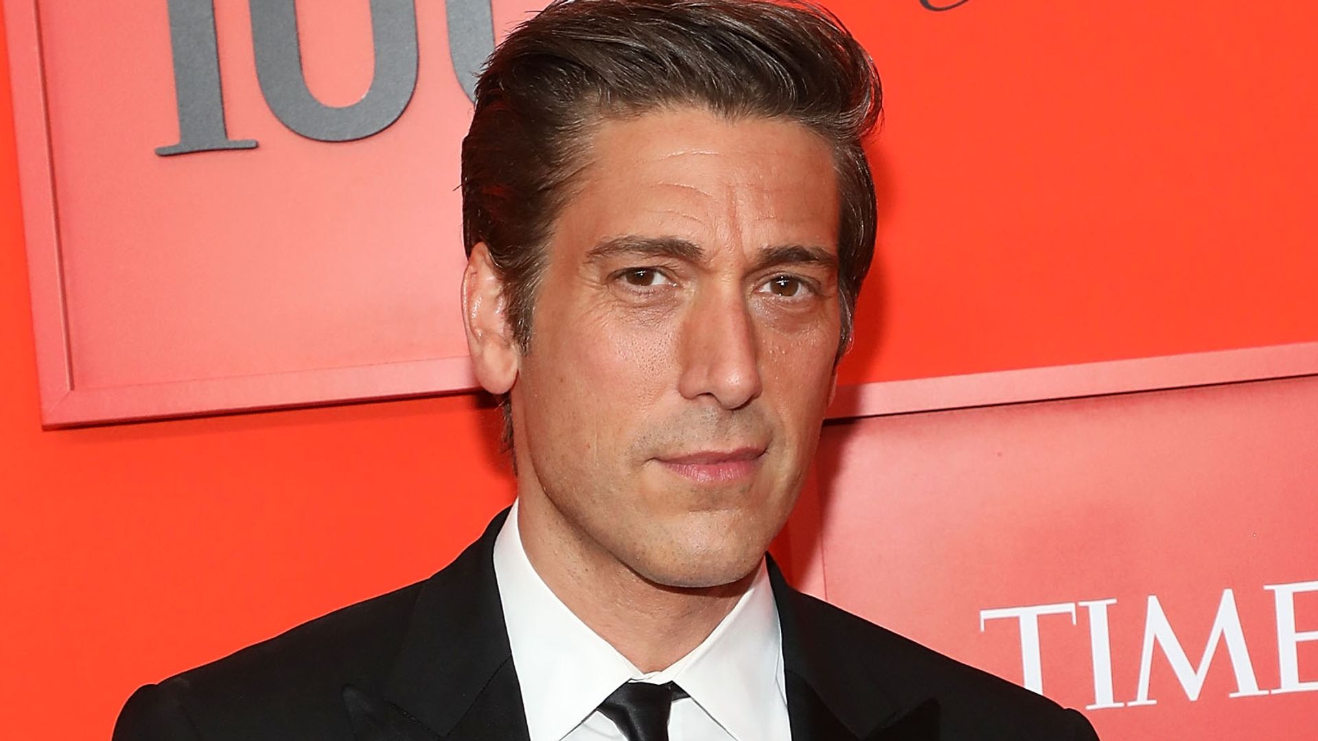 David Muir stuns in dashing throwback photo from his early TV career