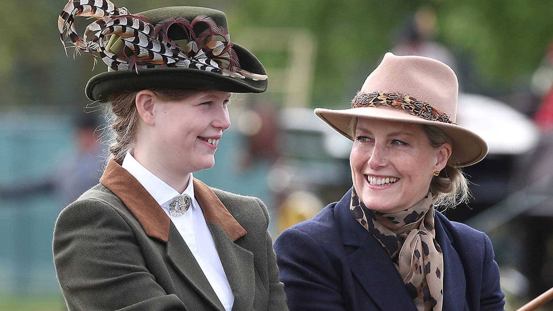 lady louise windsor and sophie wessex enjoy mother daughter day