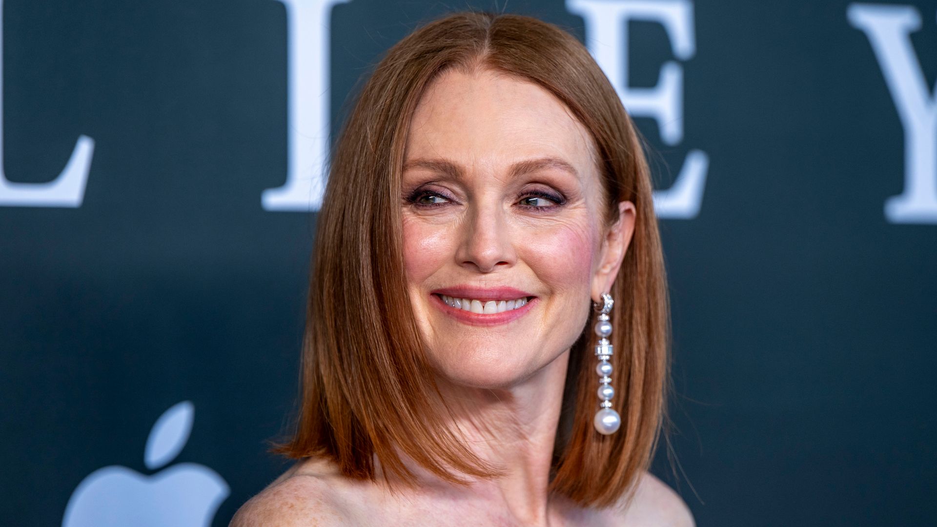 8 short hairstyle ideas that highlight your best features after 60