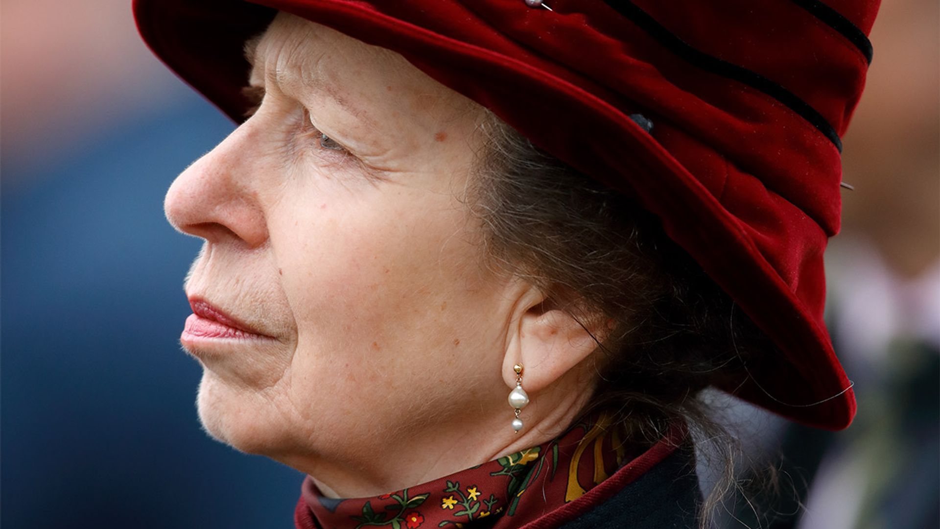 princess anne outfit and hat