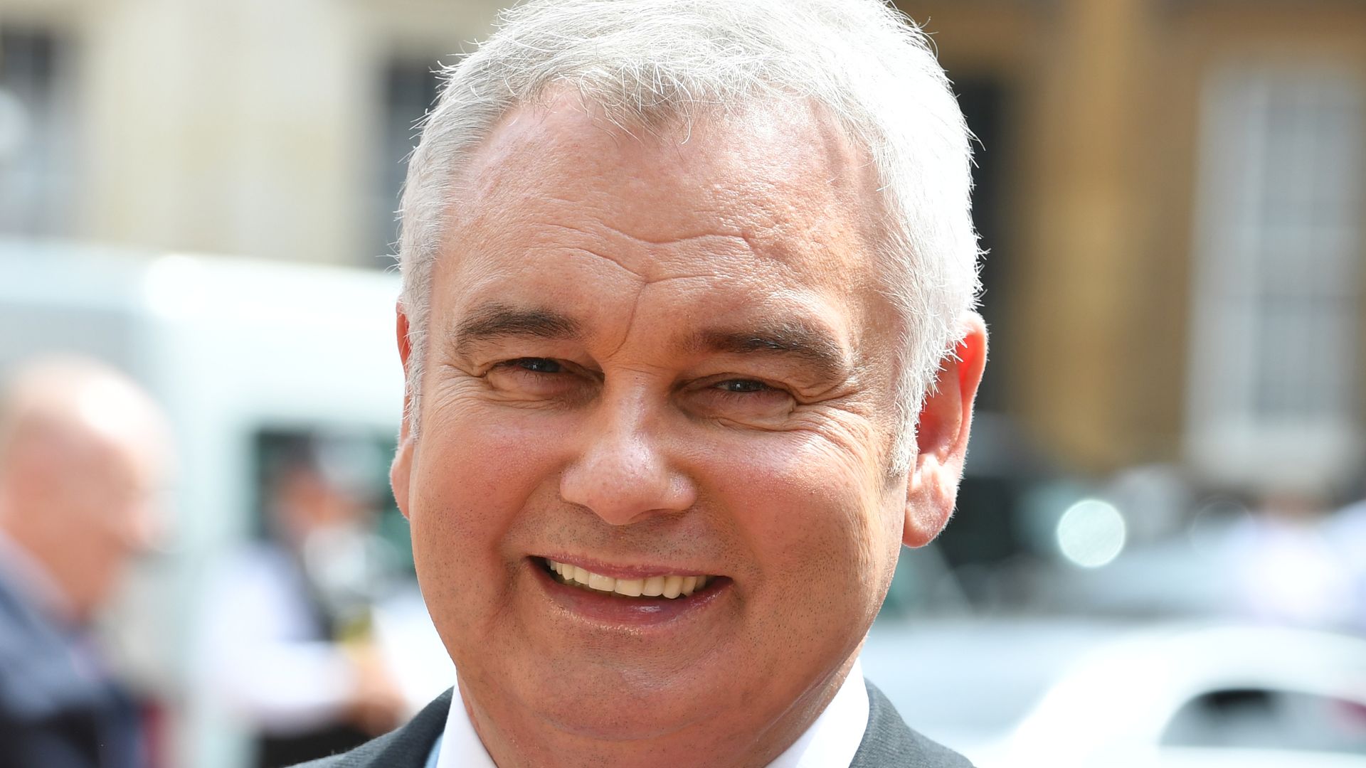 Eamonn Holmes melts hearts with ultra-rare photo of granddaughters Emilia and Isabella