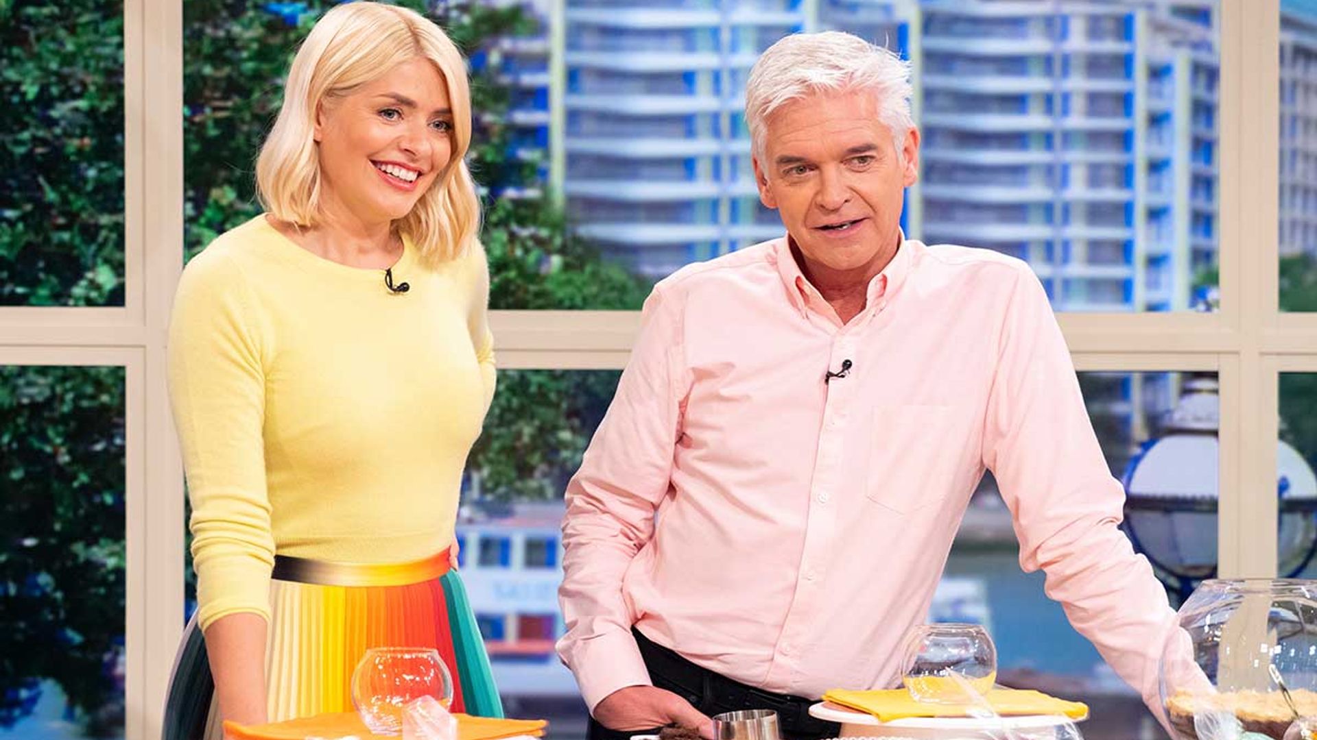 holly willoughby phillip schofield holiday photo
