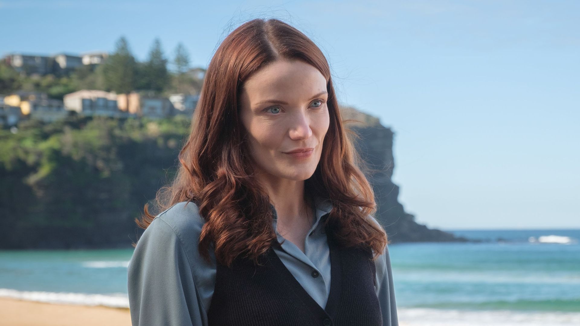 Anna Samson plays Detective Sergeant Mackenzie Clarke