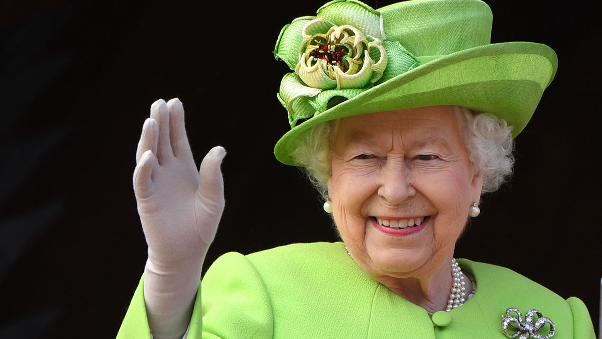 the queen green hat