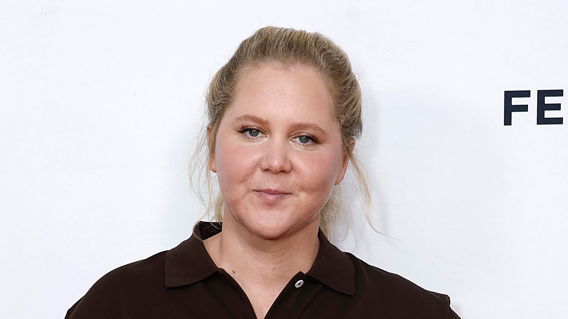 amy schumer in black mini dress