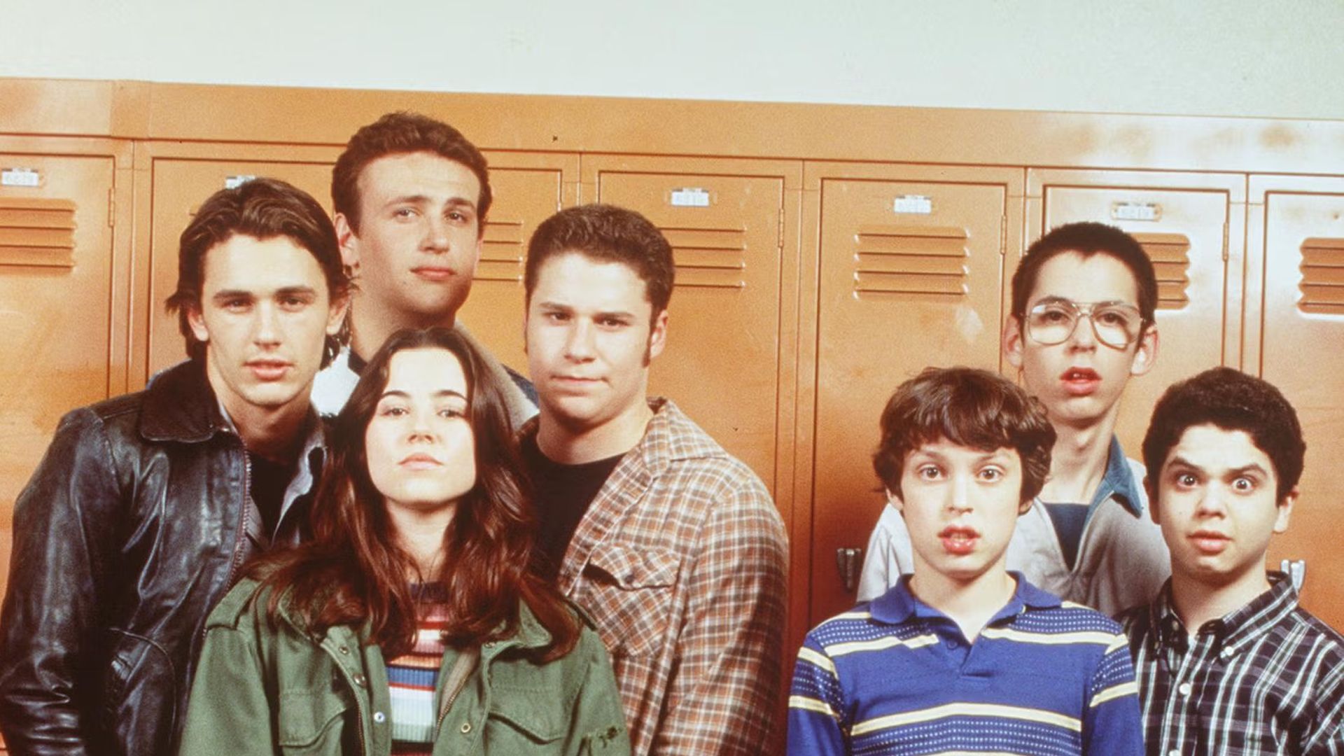 Cast of Freaks and Geeks, L-R, James Franco, Jason Segel, Linda Cardellini, Seth Rogen, John Francis Daley, Martin Starr and Samm Levine