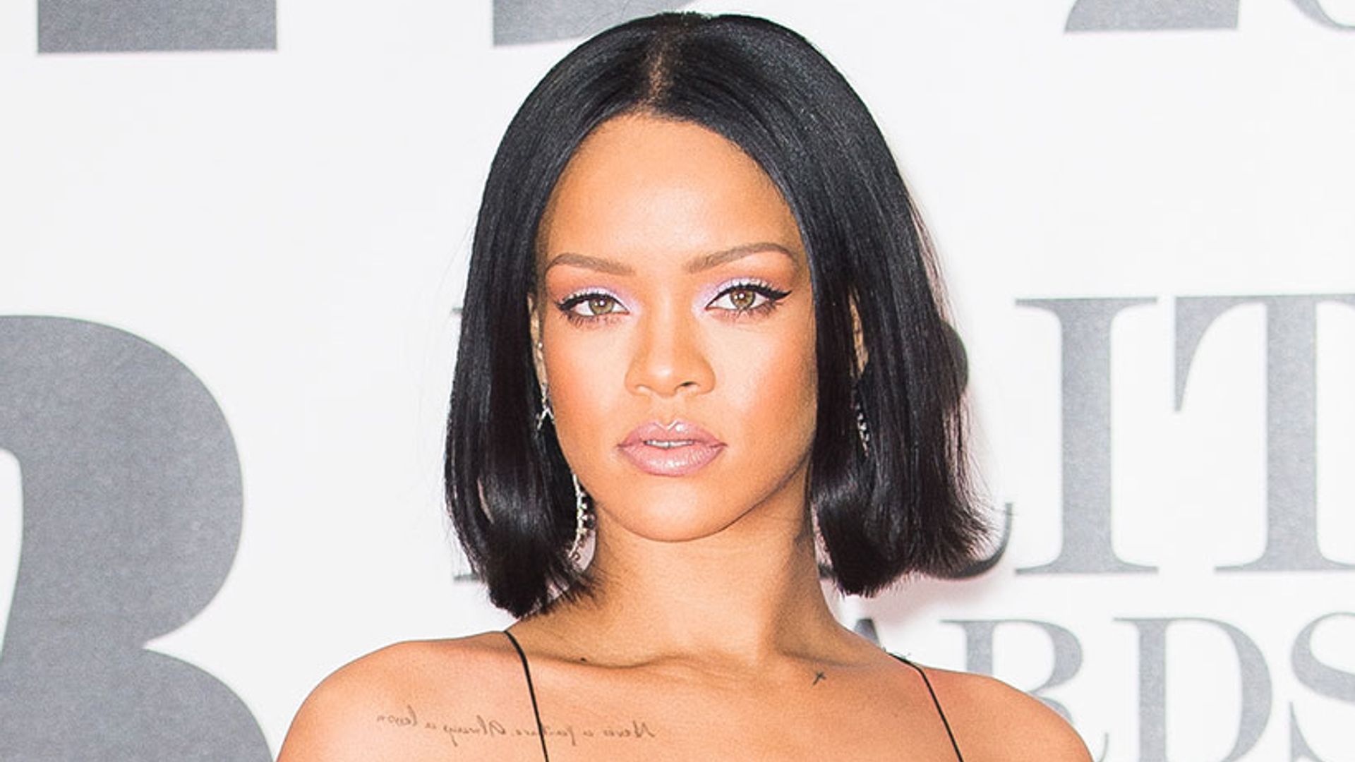 Rihanna shares first official picture of all-female Ocean's Eleven ...