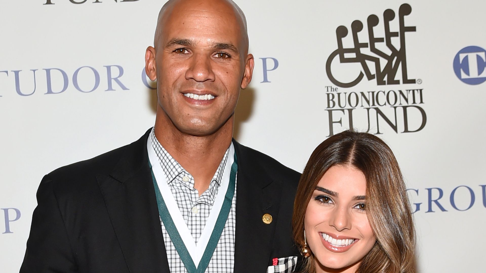 Who is NFL star Jason Taylor's wife? 