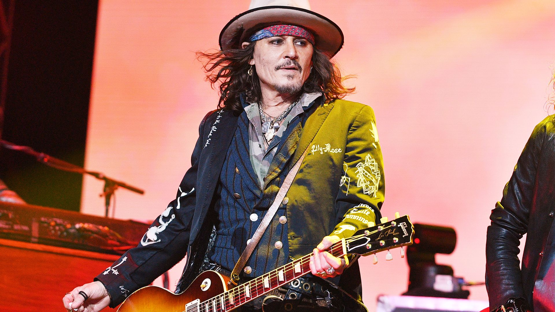  Johnny Depp of Hollywood Vampires performs at The O2 Arena 