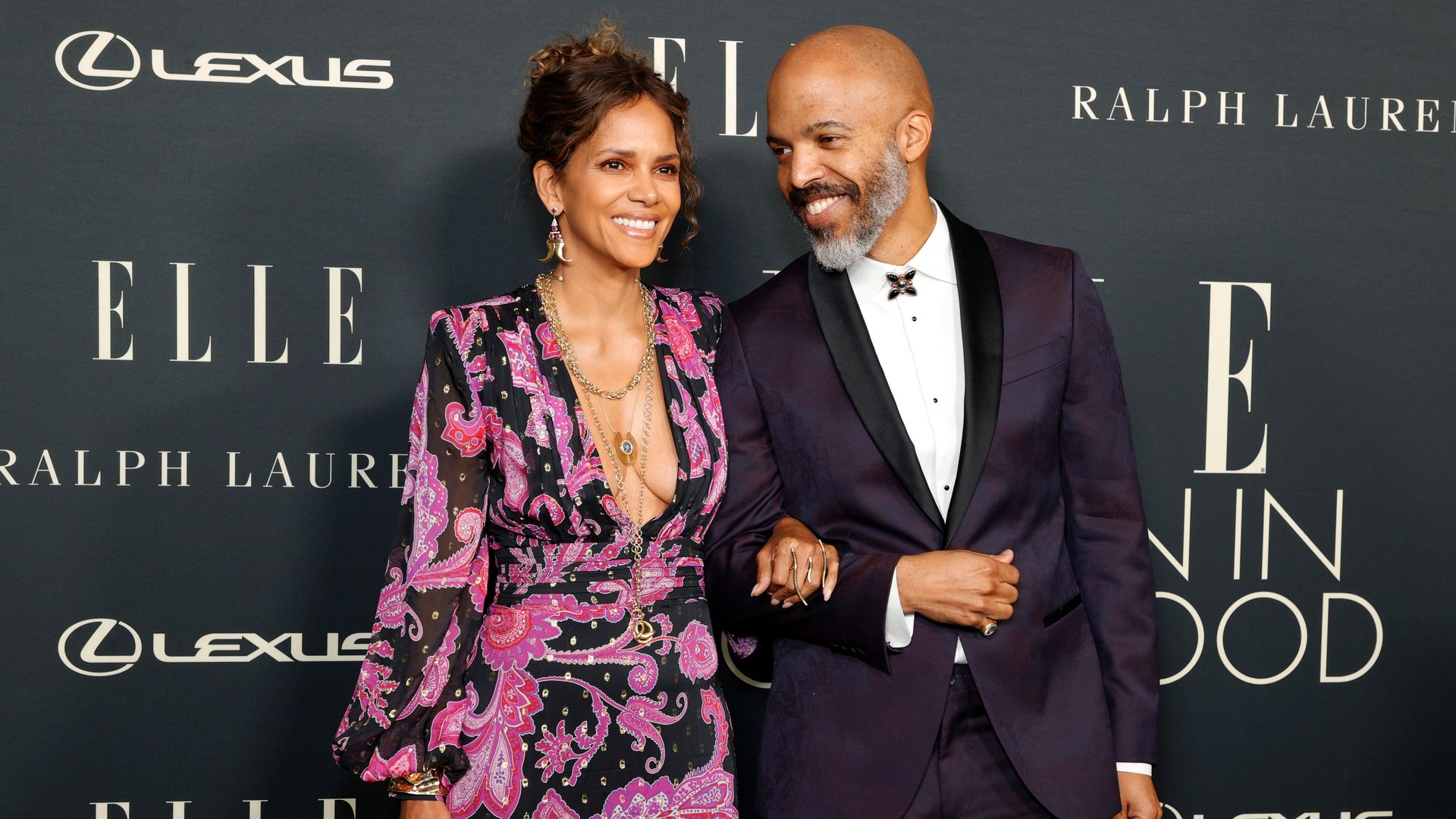 Halle Berry on the red carpet with her boyfriend Van Hunt 