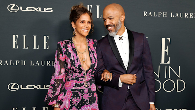 Halle Berry on the red carpet with her boyfriend Van Hunt 