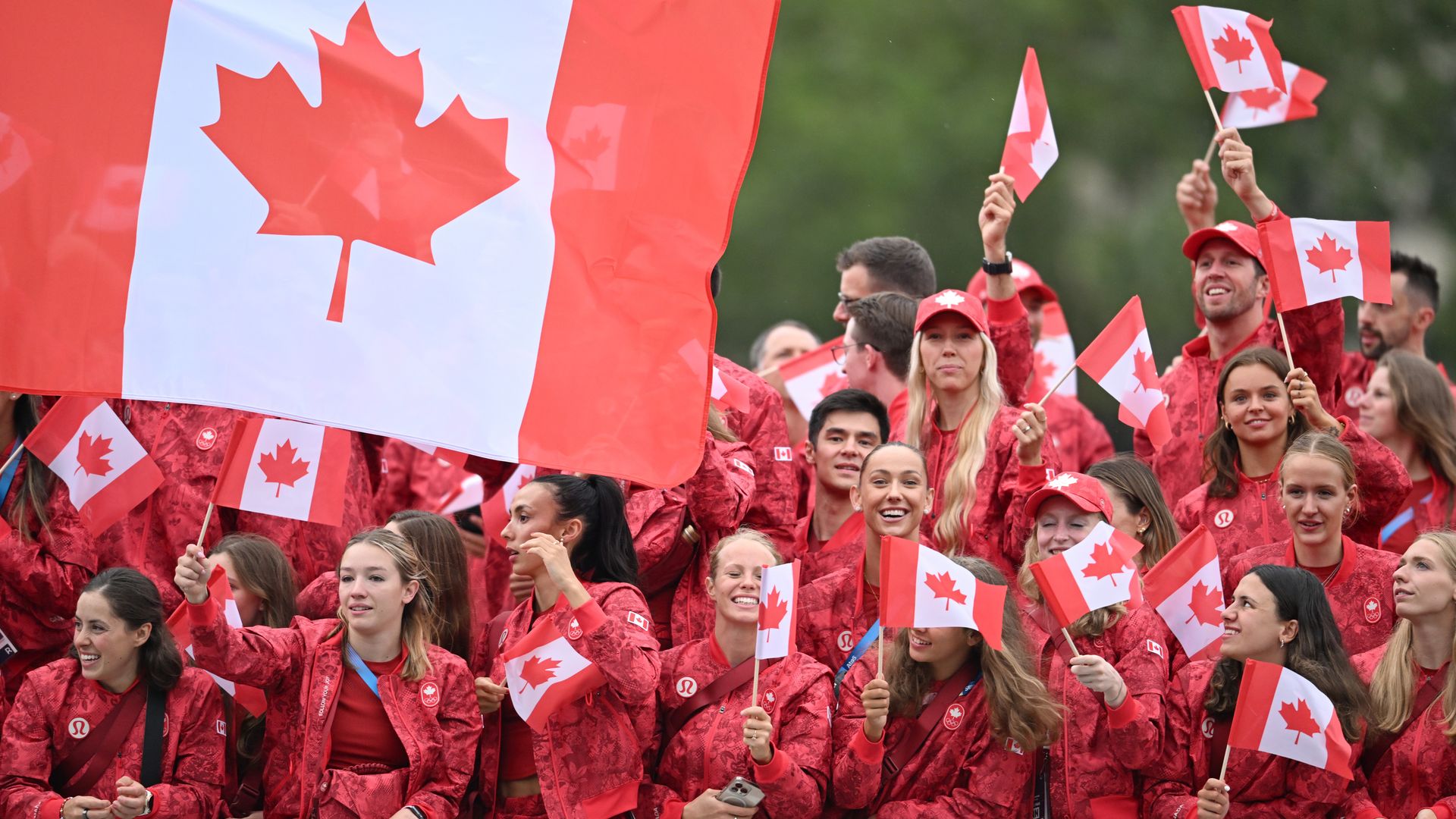 Team Kanada bei der Eröffnungszeremonie der Olympischen Sommerspiele 2024