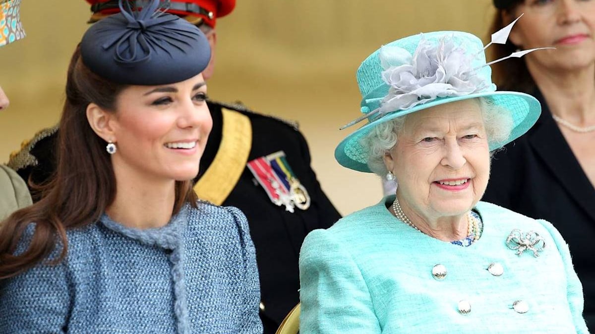 The Queen reacts to Kate Middleton's children's book reading | HELLO!