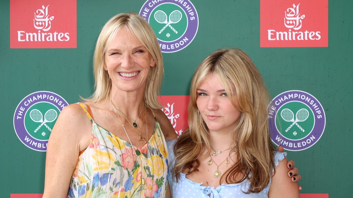 Exclusive: Jo Whiley's 'surreal' Glastonbury moment and festival chaos with 4 kids