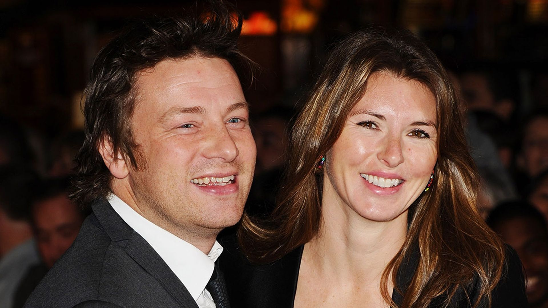 Jamie and Jools Oliver are ageless in unearthed romantic photo – SEE