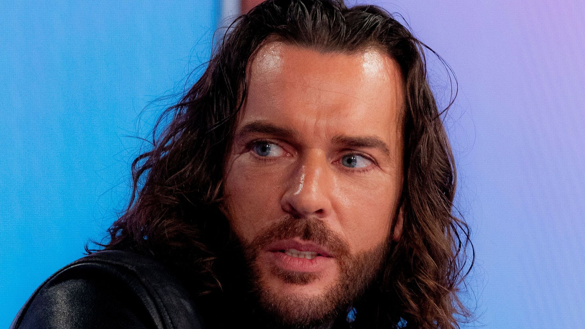 Strictly star Pete Wicks looks so different with shaved head in rare photo