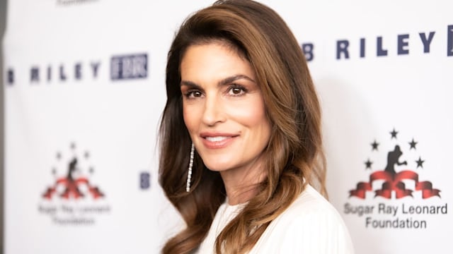 Cindy Crawford attends Sugar Ray Leonard Foundation's 10th Annual 'Big Fighters, Big Cause' Charity Boxing Night