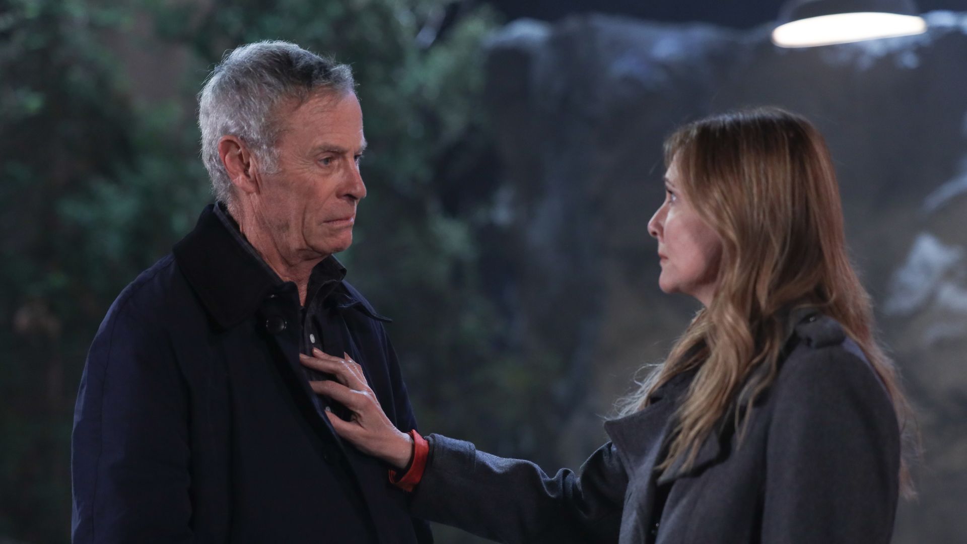 tristan rogers looking sad with emma samms hand on is chest