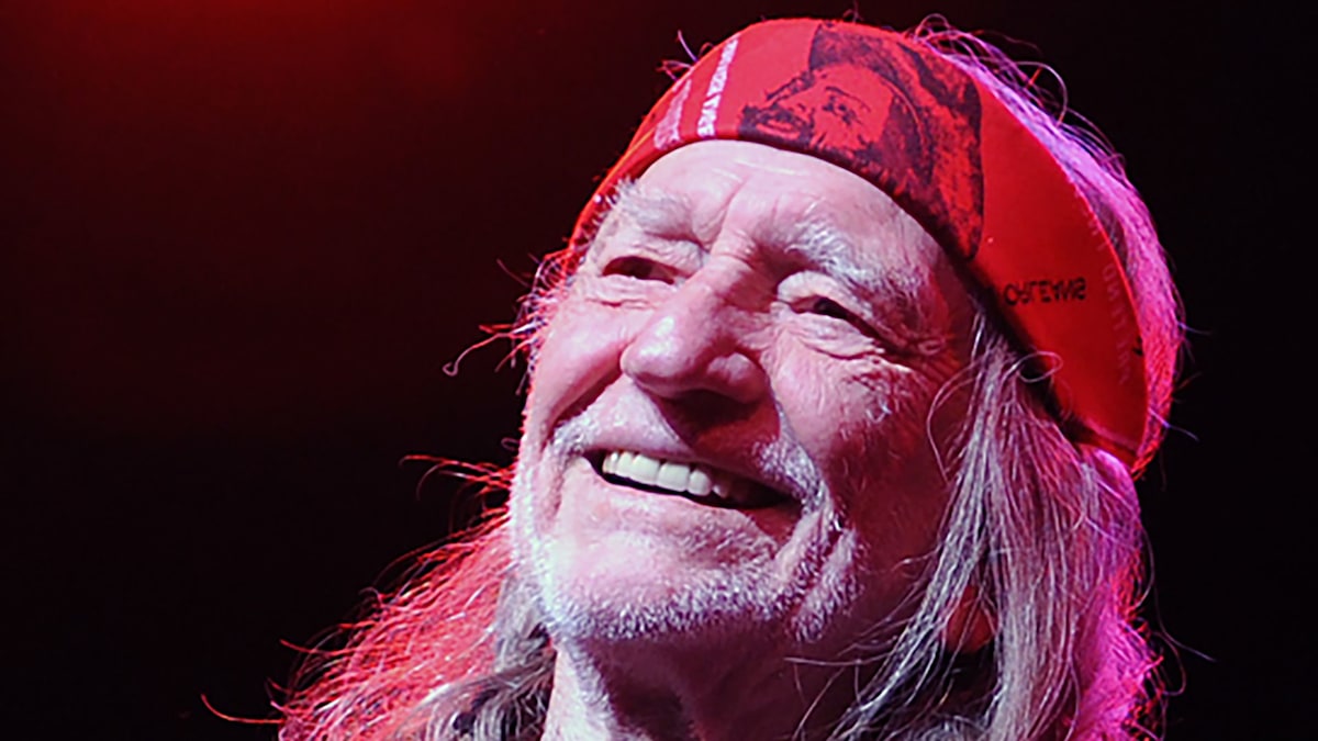 Willie Nelson’s opener spills the beans on ‘crazy’ experience working alongside 92-year-old star