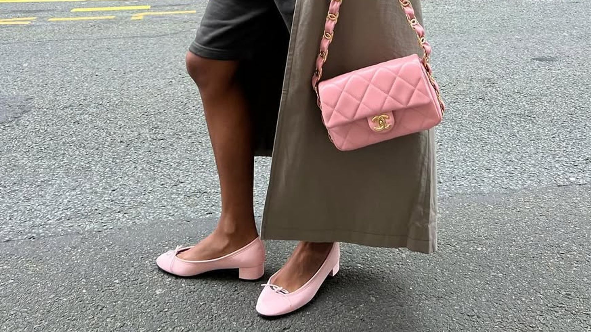 @mv.tangue in white ballet pumps