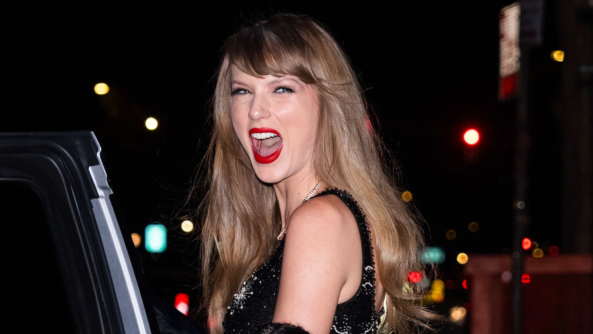 Taylor Swift heads out for dinner on her 34th birthday 