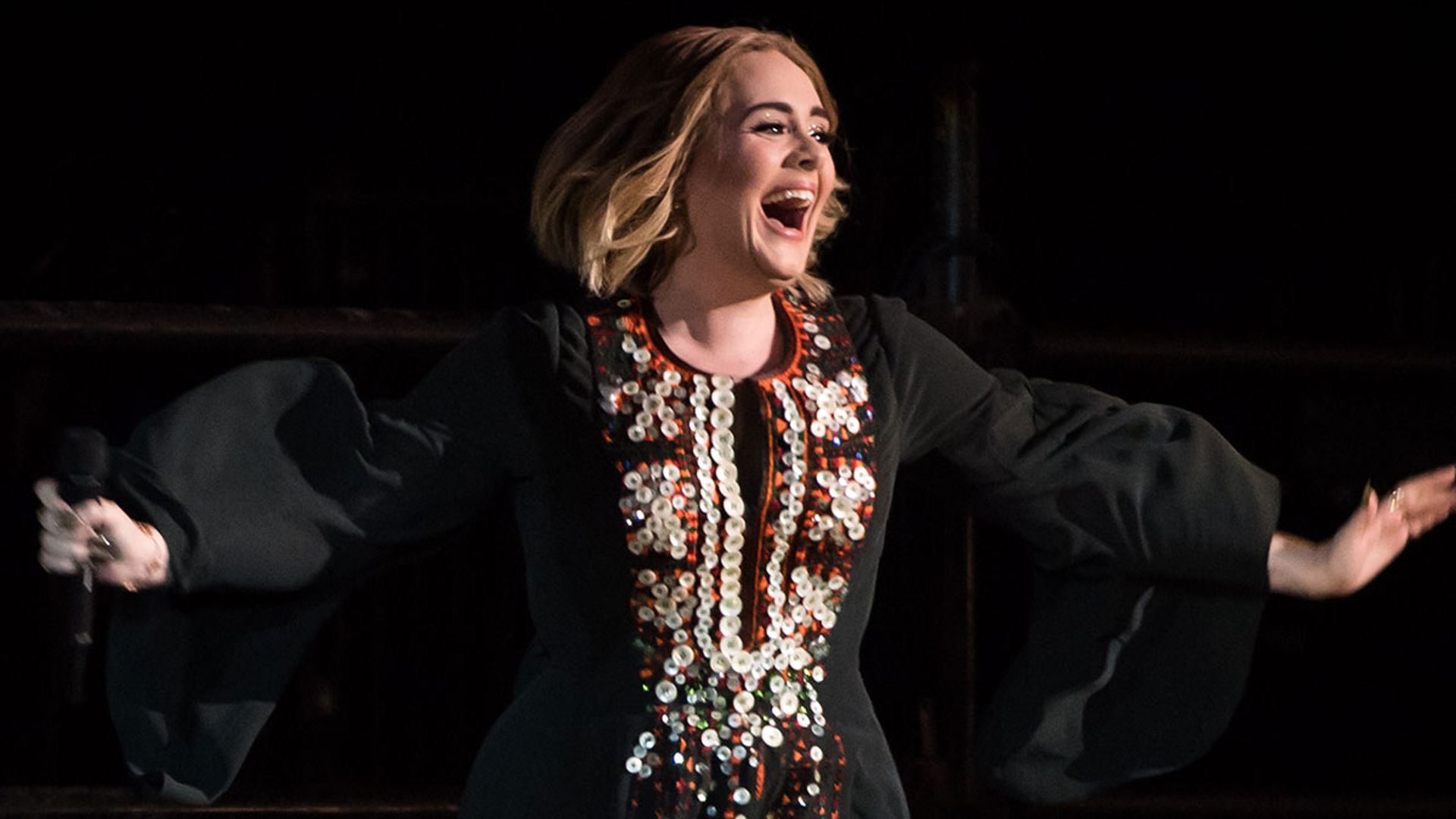 Adele Shows Before And After Results Of Her Weight Loss By Wearing 2016 Glastonbury Dress Hello