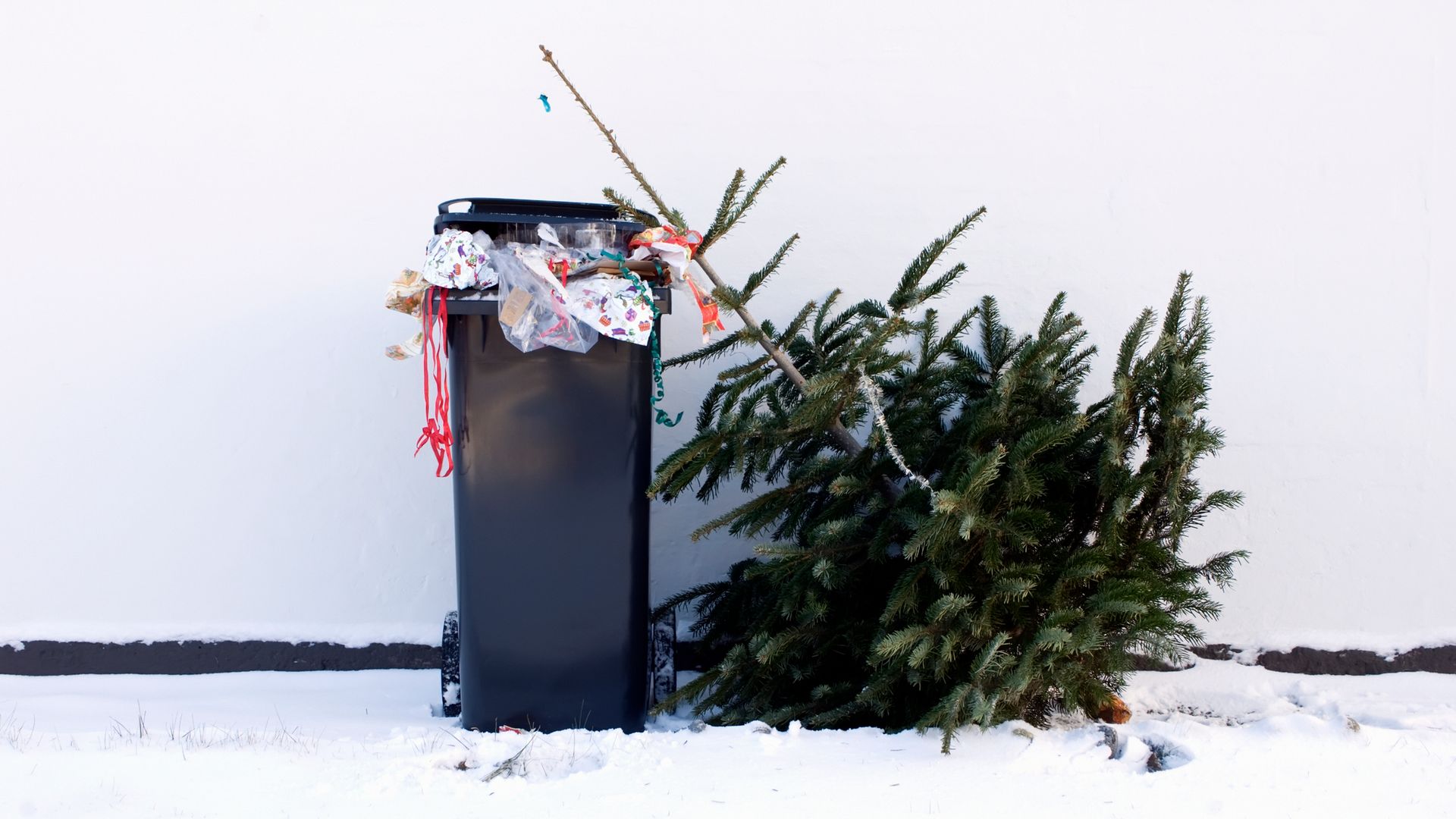 Simple swaps and habits to cut down on Christmas waste