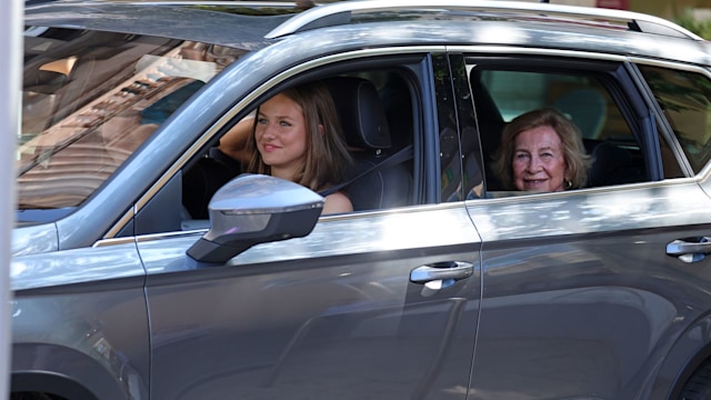 Princess Leonor drives her own car and is accompanied by her sister Infanta Sofia, her mother Queen Letizia and her grandmother Queen Sofia