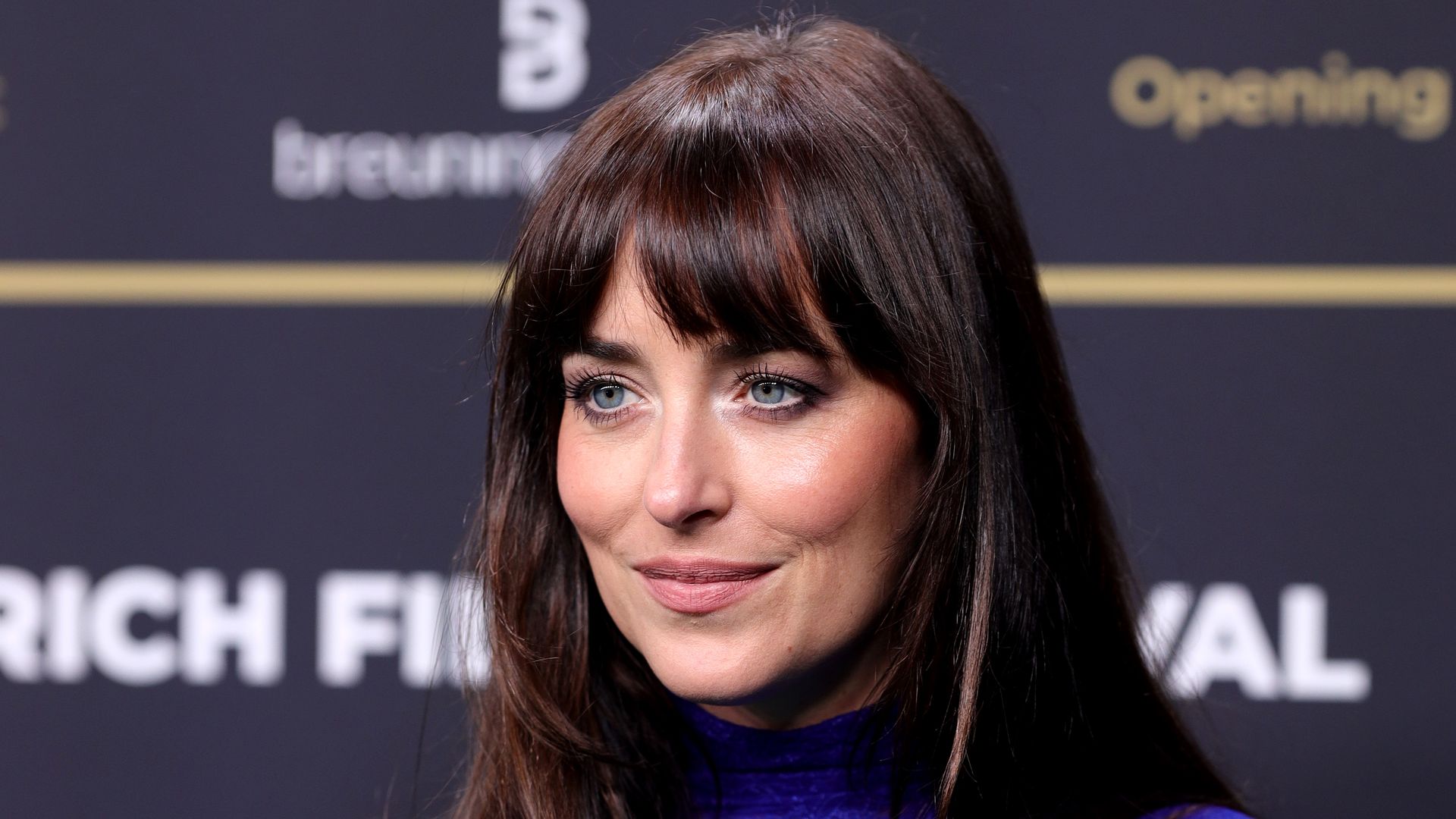 dakota johnson blue dress