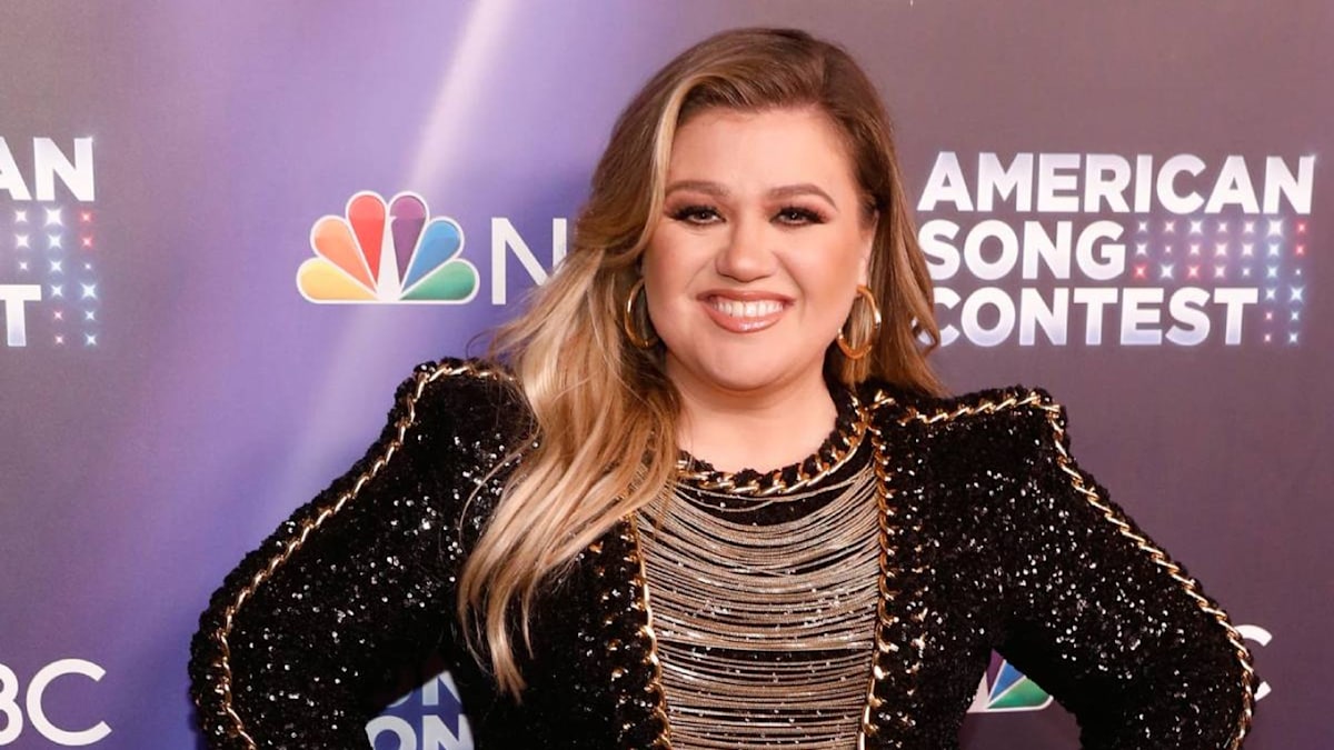 Kelly Clarkson Leaves Fans At The Edge Of Their Seats As She Teases New 