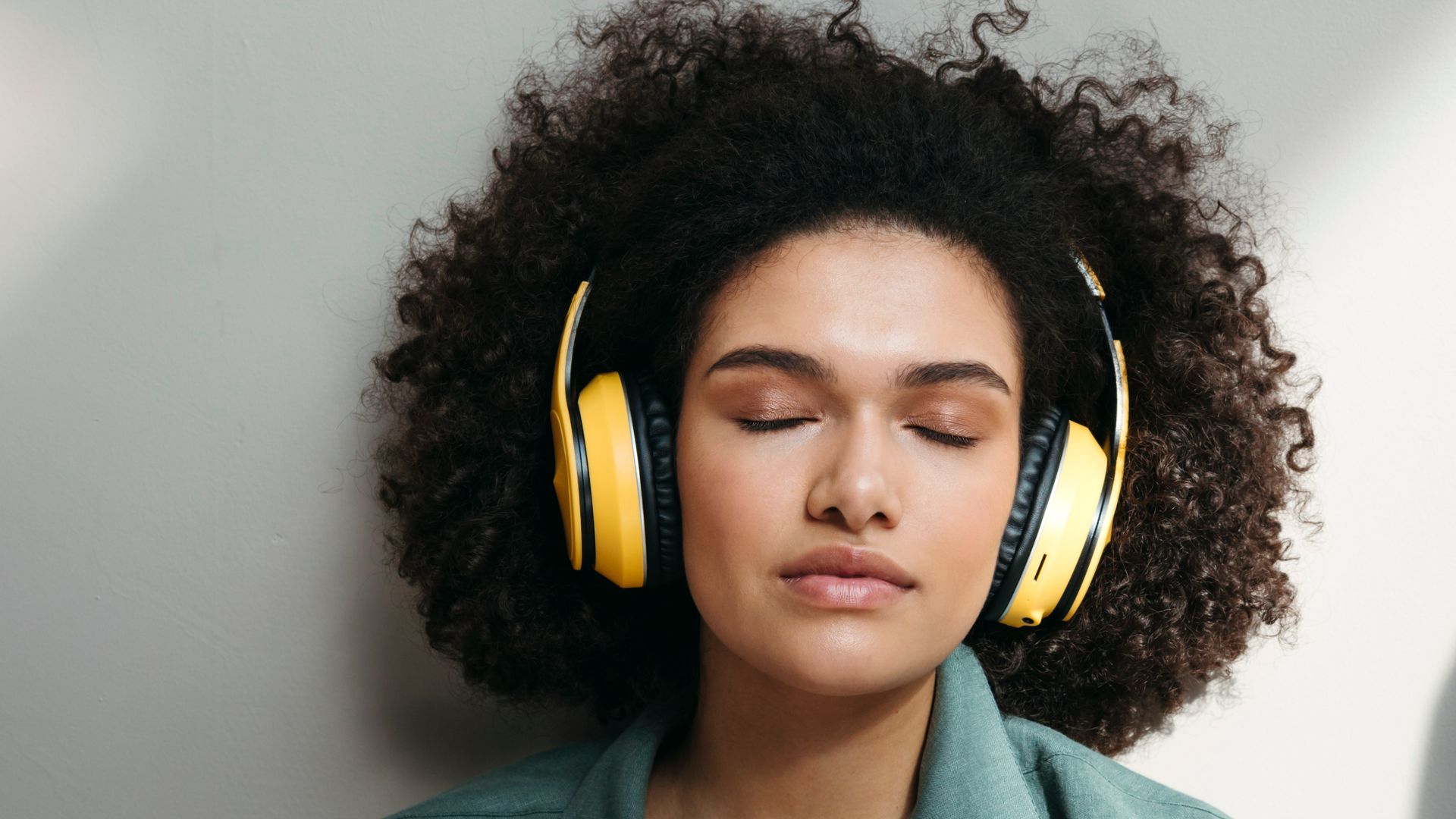 hellomagazine.com - Cassie Steer - Quiet time could help you live longer - and you only need 5 minutes per day