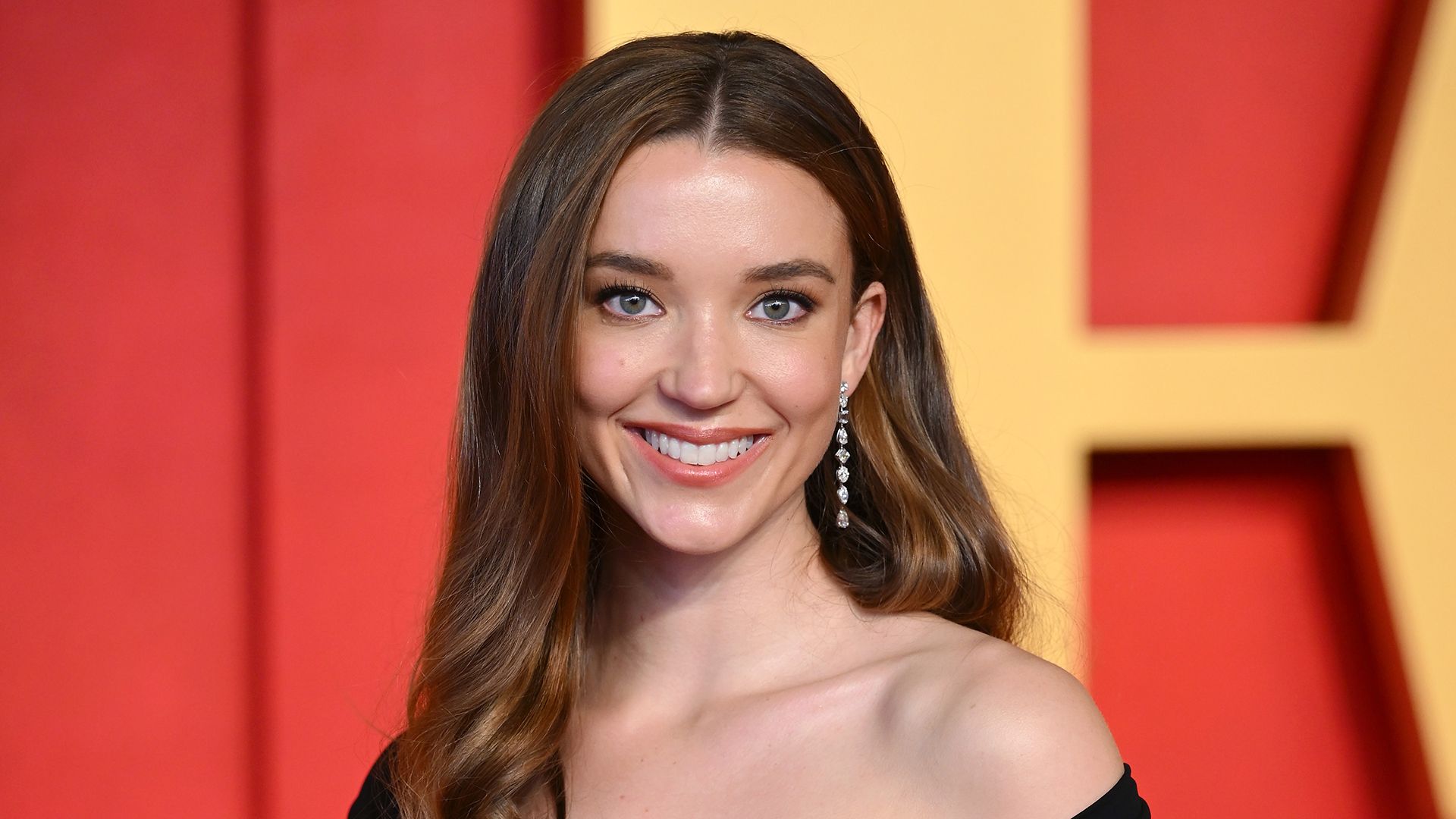 Close up of Nicole Brydon Bloom at the Vanity Fair Oscars party 