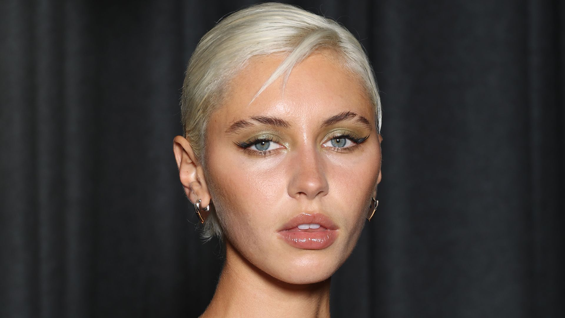 Who is Jude Law’s lookalike daughter Iris Law? From runway model to internet sensation and Kate Moss’s goddaughter – see details