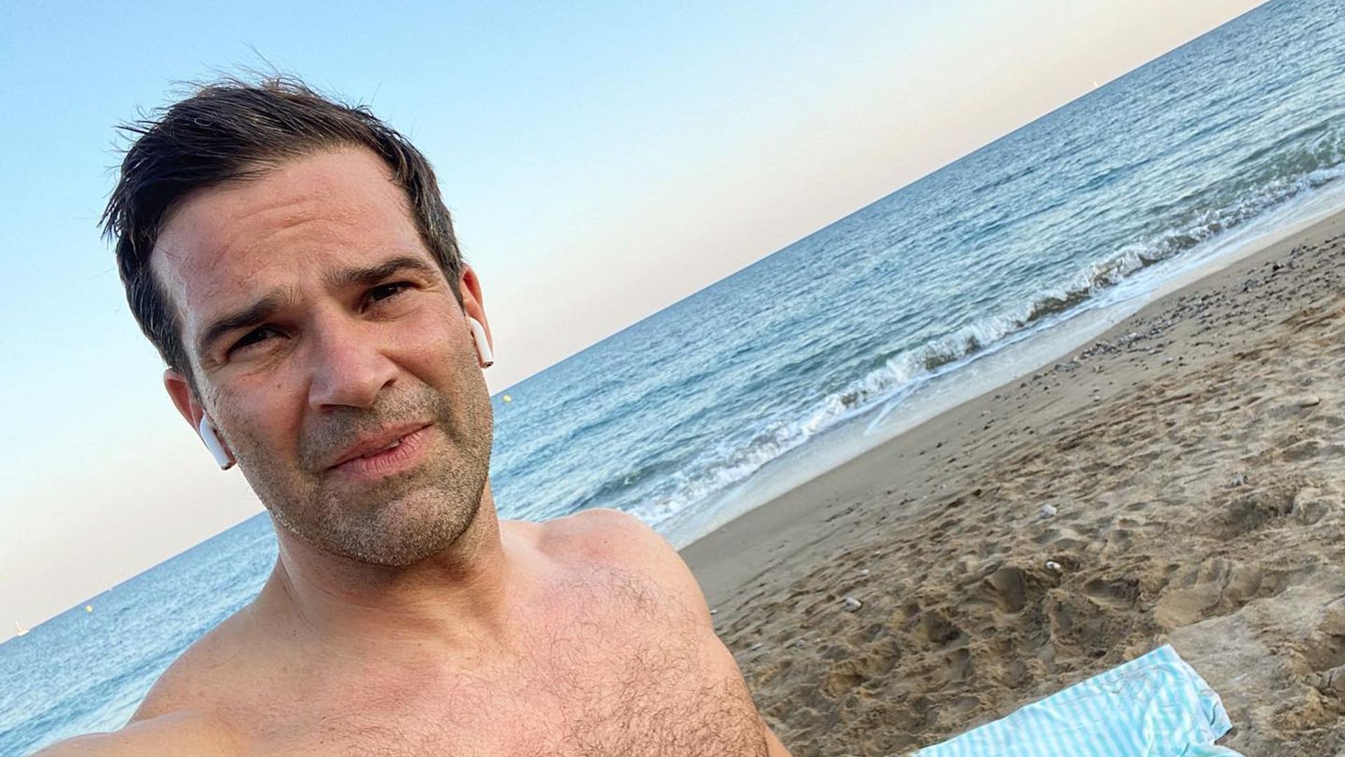 Gethin Jones shows off gym-honed physique in video that has fans swooning