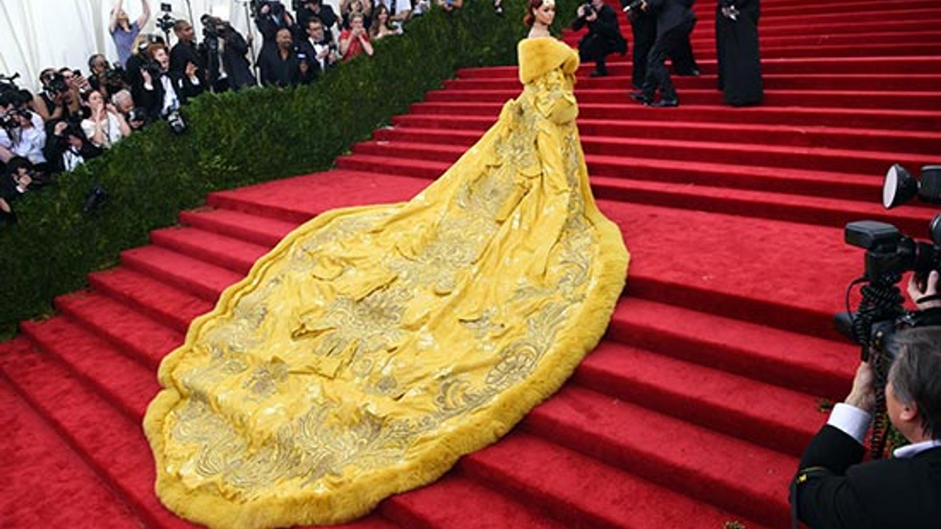 Rihanna found Met Ball dress 'online' | HELLO!