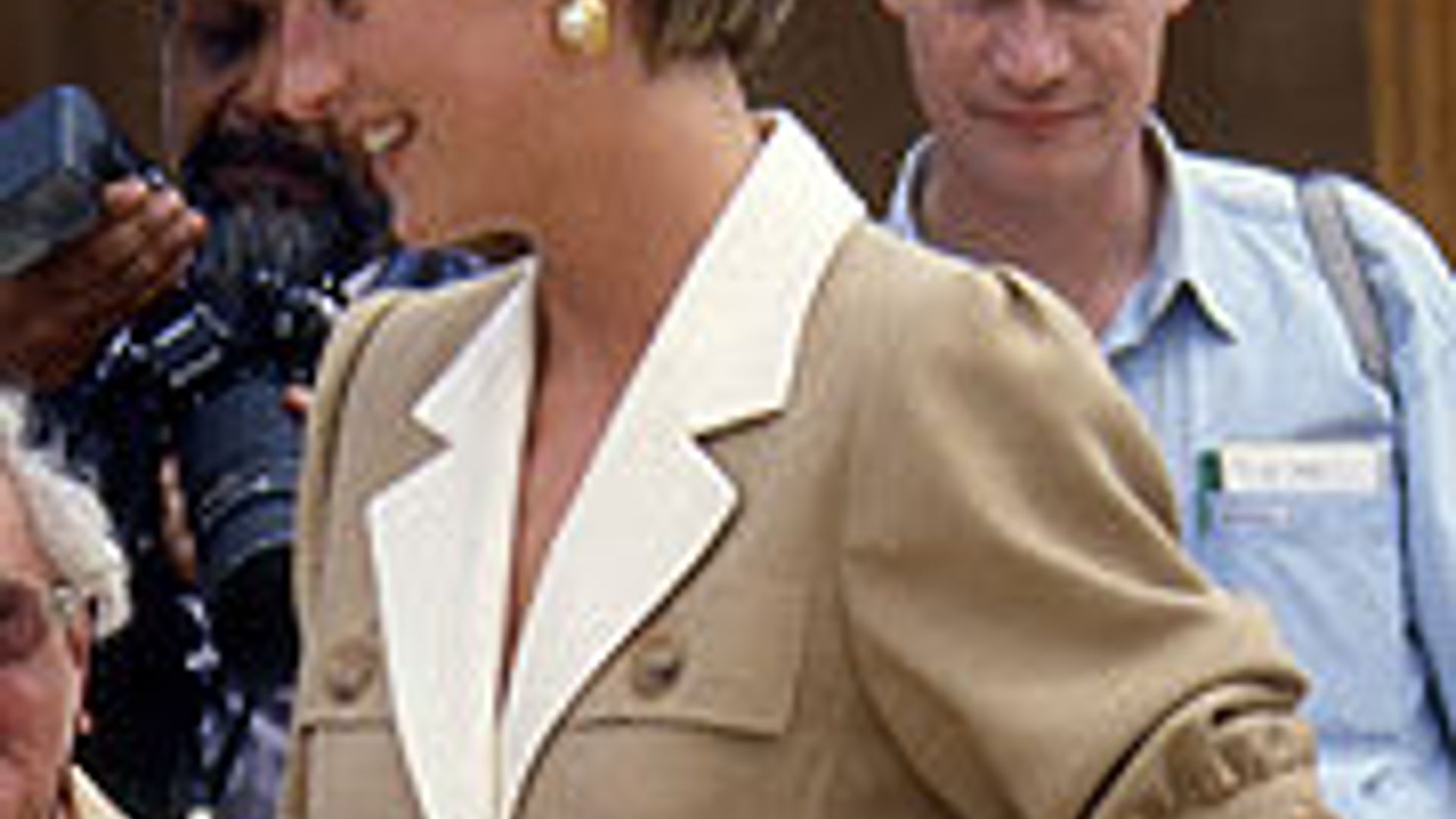 Diana's journalist friend reveals secrets of final phone HELLO!