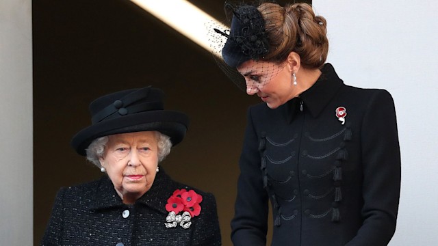the queen and kate middleton poppies