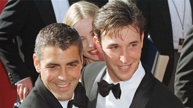Noah Wyle (R) and George Clooney (L), the stars of "ER," arrive for the 48th Annual Emmy Awards 08 September in Pasadena, California, 1996