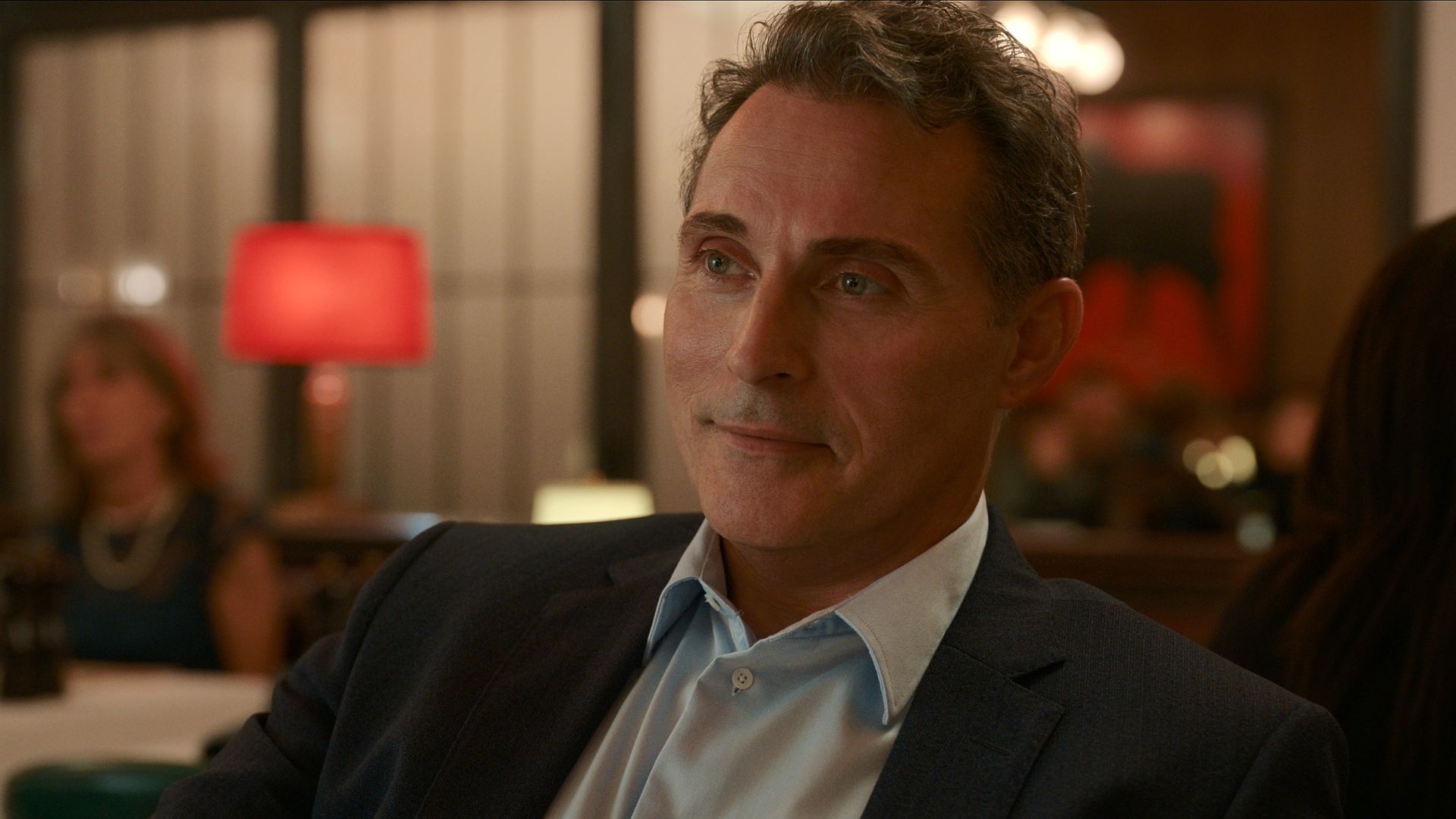 Rufus Sewell smiles as Hal in The Diplomat