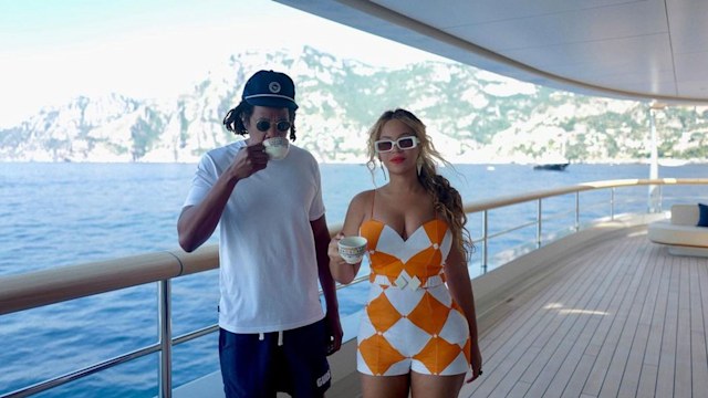 Beyoncé and Jay-Z on vacation 