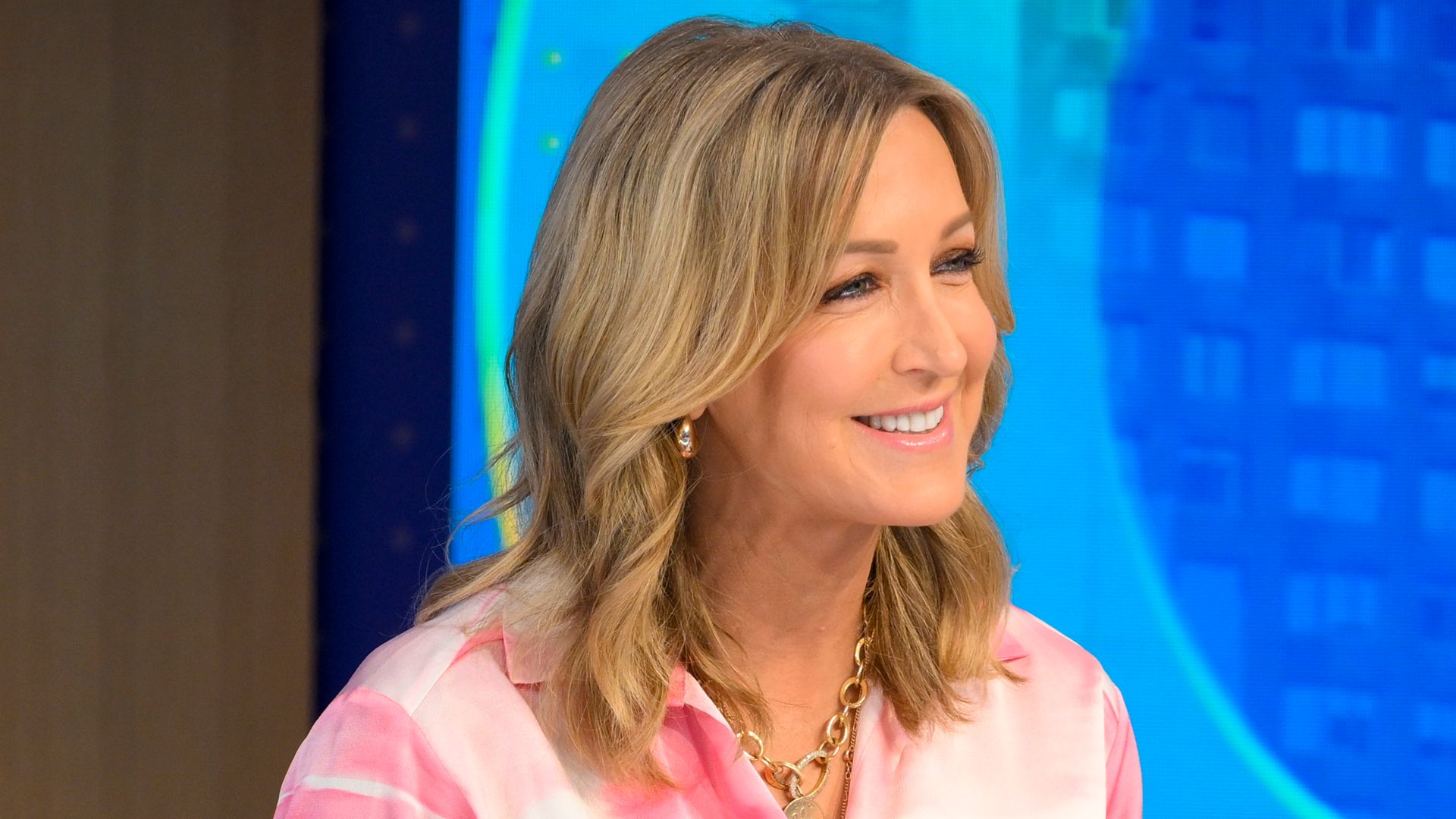 GMA’s Lara Spencer turns heads in figure-hugging leather pants