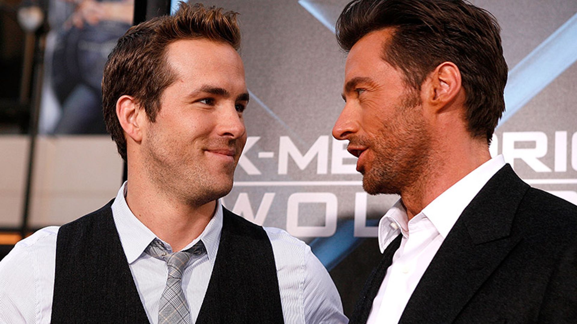Ryan Reynolds pokes fun at Hugh Jackman see Hugh's hilarious response(02)