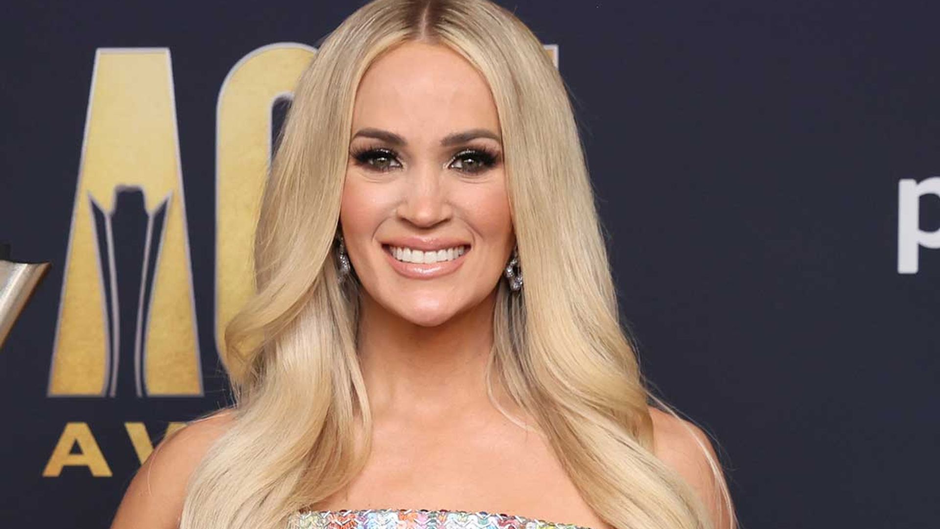 Carrie Underwood dazzles fans in jaw-dropping jeweled dress for ...