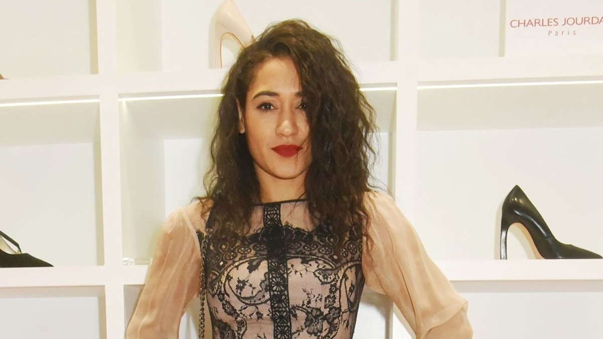 Death in Paradise's Josephine Jobert shows off incredible abs in ...