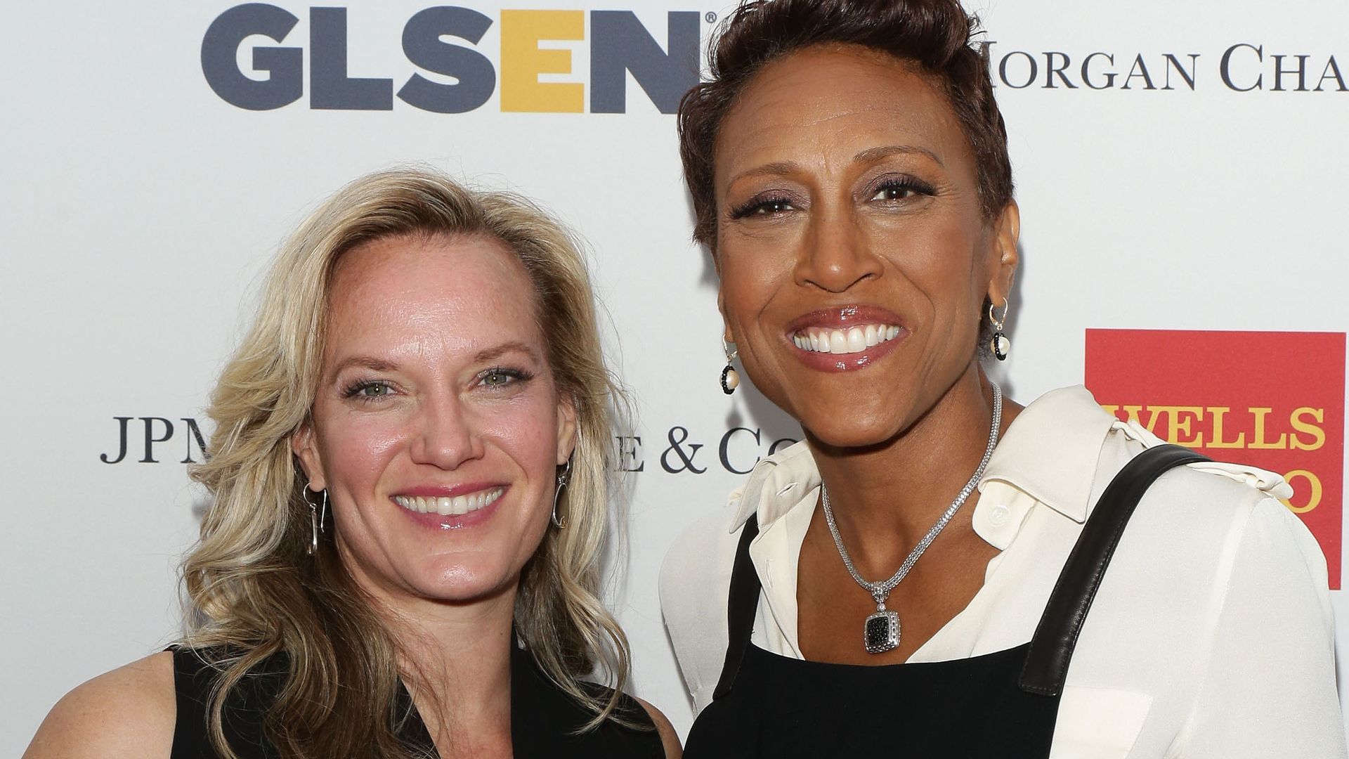 Robin Roberts and Amber Laign smiling
