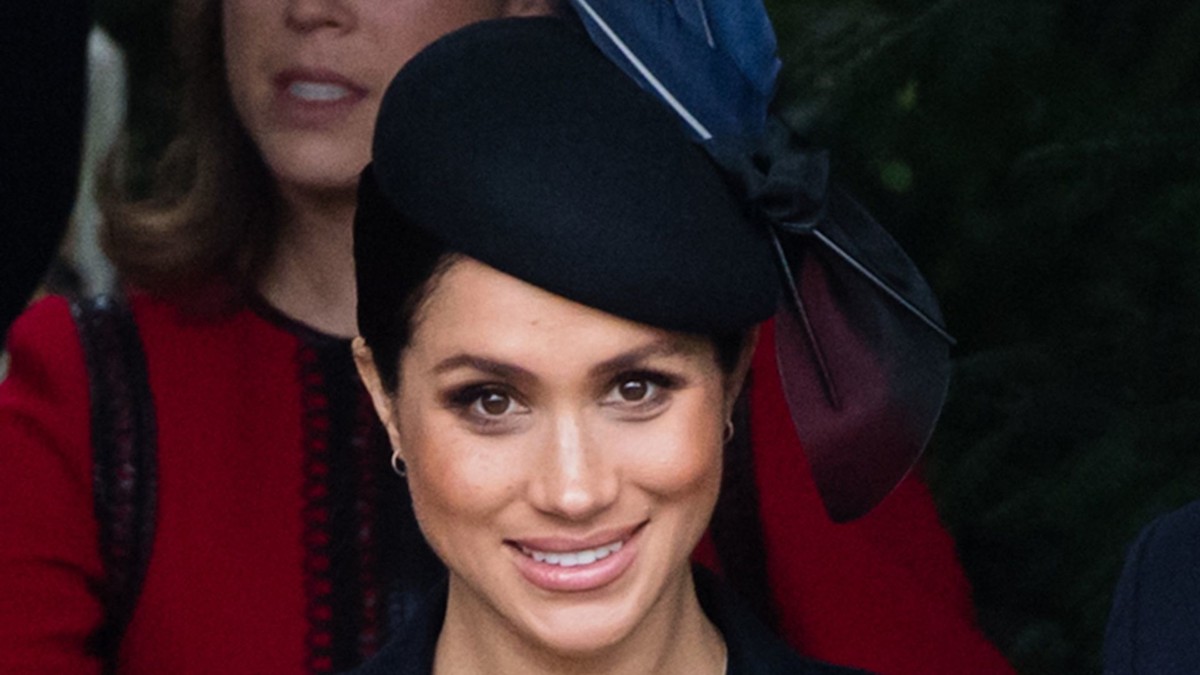 Everyone's talking about Meghan Markle's Christmas Day curtsy – see the ...